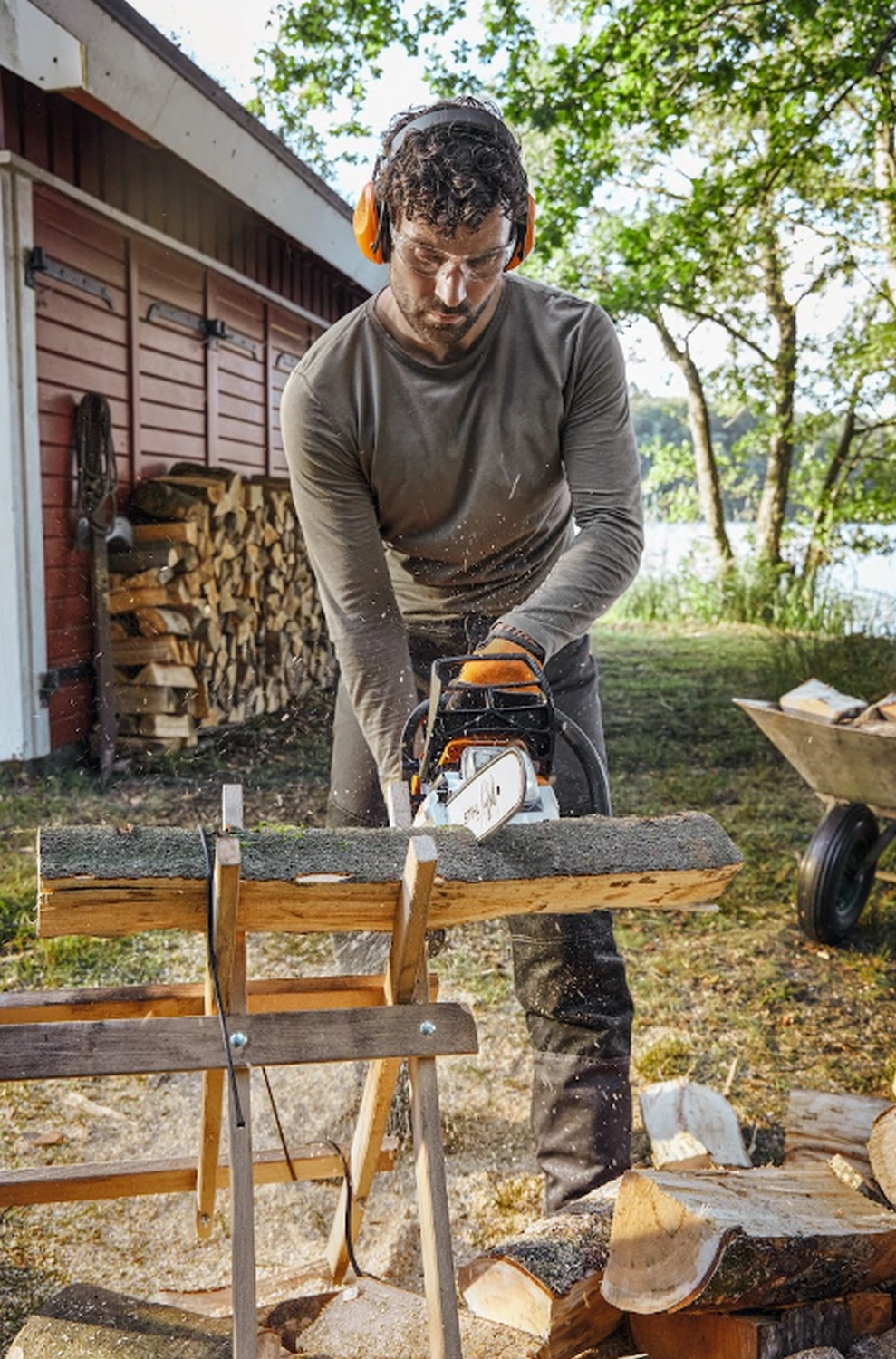 Holzfäller Folter Motorgeräte